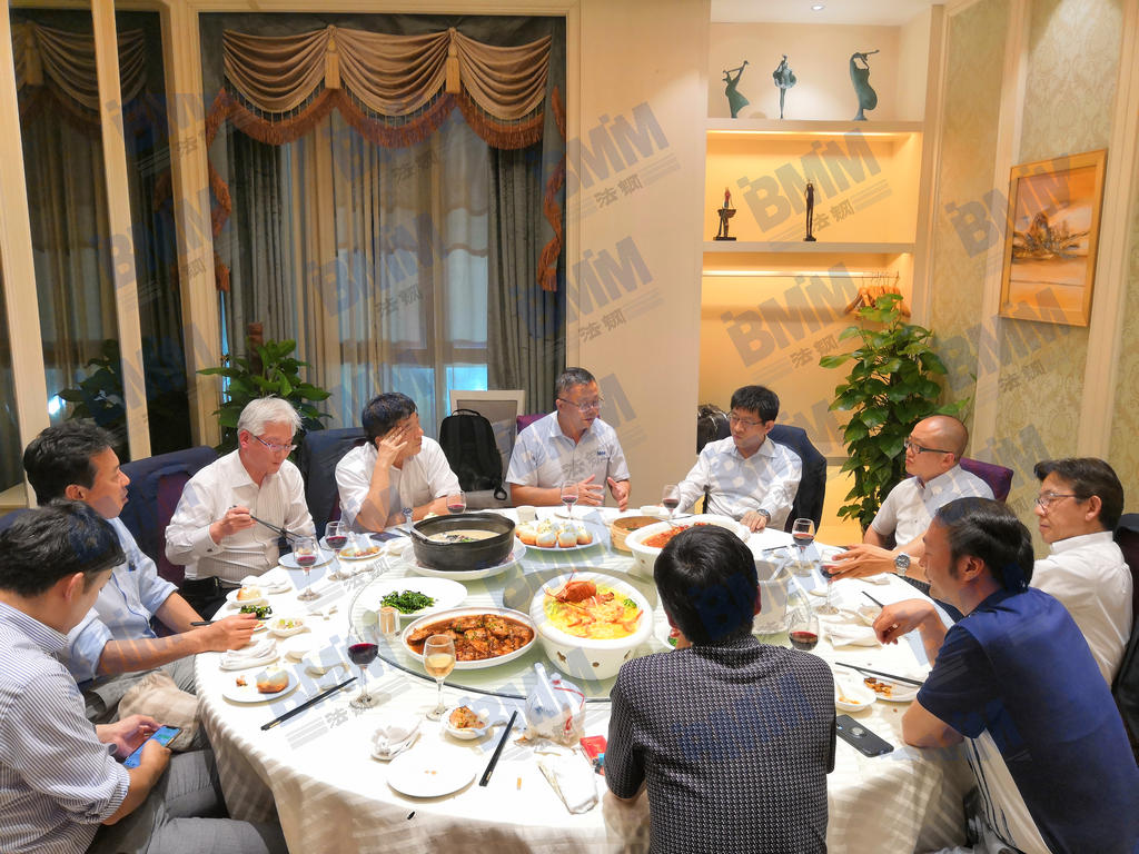 訪問結(jié)束后，法鋼集團負(fù)責(zé)人邀請JFE鋼鐵高層共進晚餐